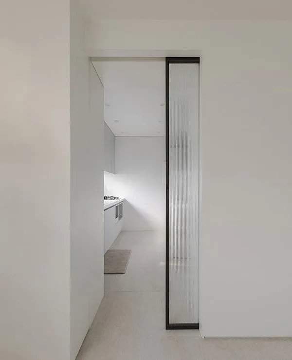 درب شیشه ای ریلی حمام