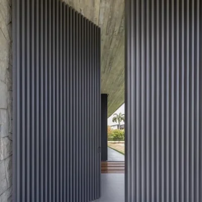 درب پیوت فلزی