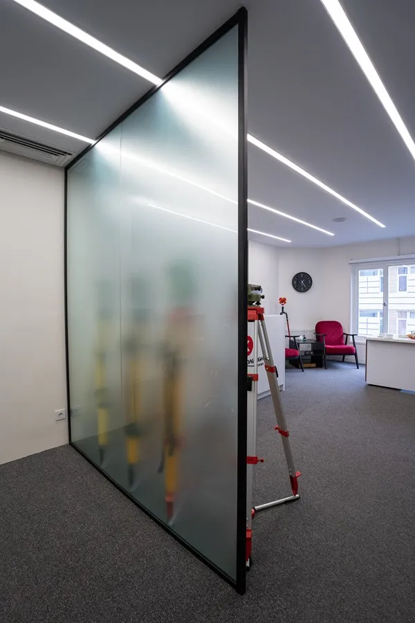 پارتیشن فریم لس شیشه ای پارتیشن شیشه ای فریم لس