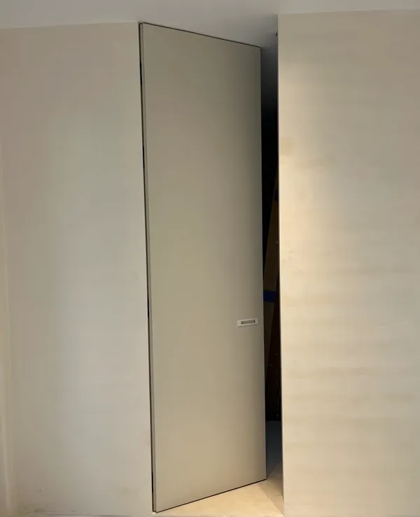 درب فریم لس سرویس بهداشتی ITALDOOR