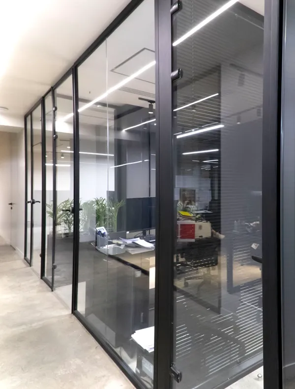پارتیشن فریم لس شیشه ای پارتیشن فریم لس اداری