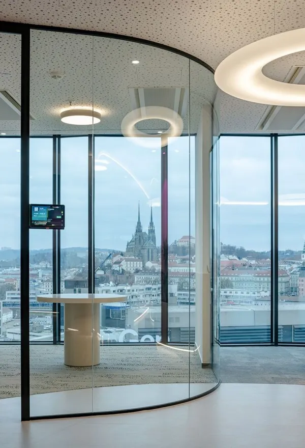 پارتیشن شیشه ای منحنی